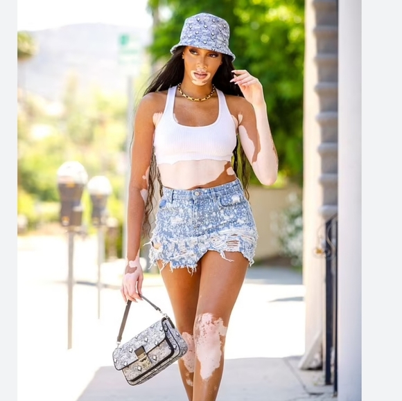 MCM visestos bucket hat Grey outside with green piping + inner lining. - Picture 13 of 16